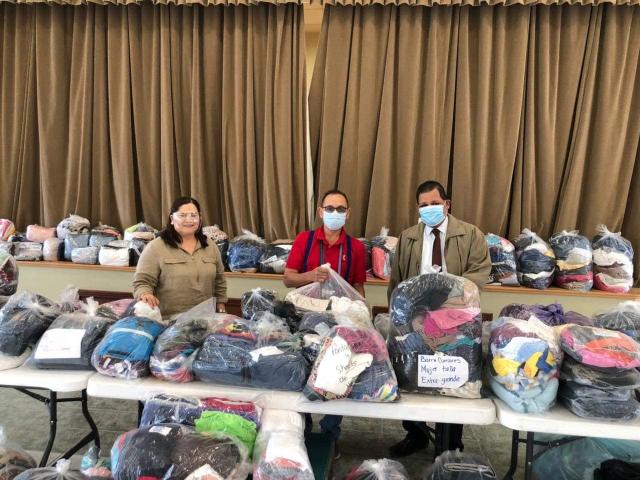 Miembros de la Iglesia de Jesucristo en Reynosa hacen donación a migrantes